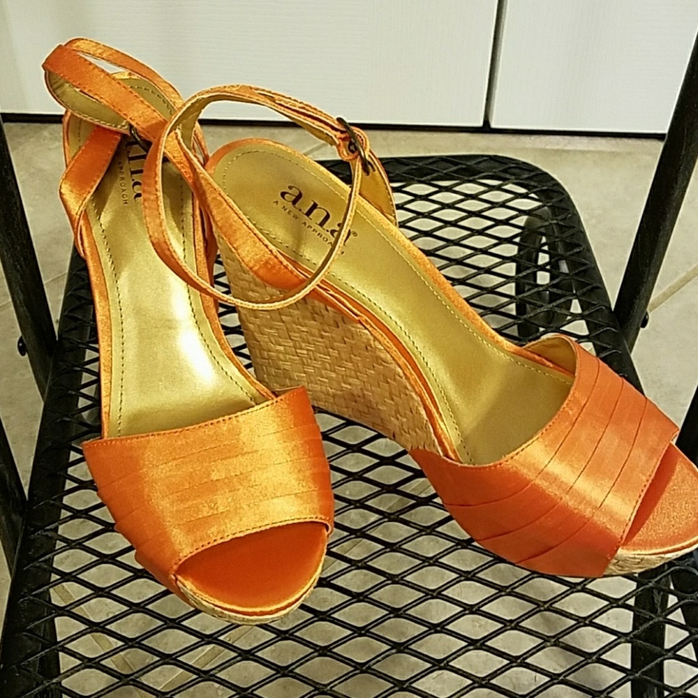 Ana platform size 8 1/2 New no tag